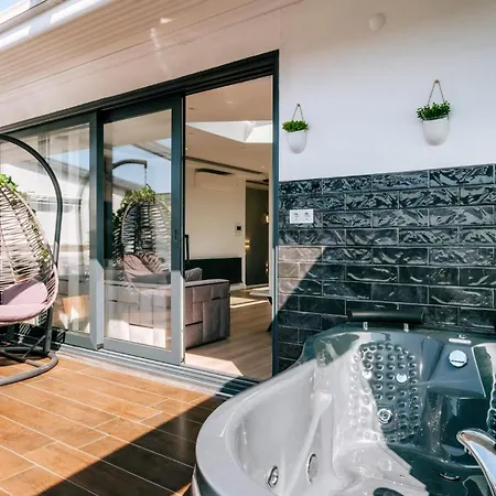 Apartment Sea View Flat W Terrace And Jacuzzi *