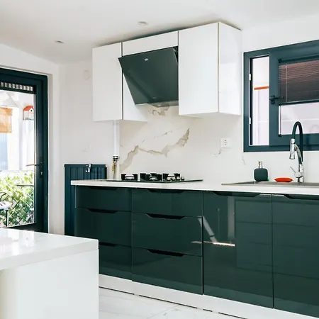 Sea View Flat W Terrace And Jacuzzi Apartment Istanbul